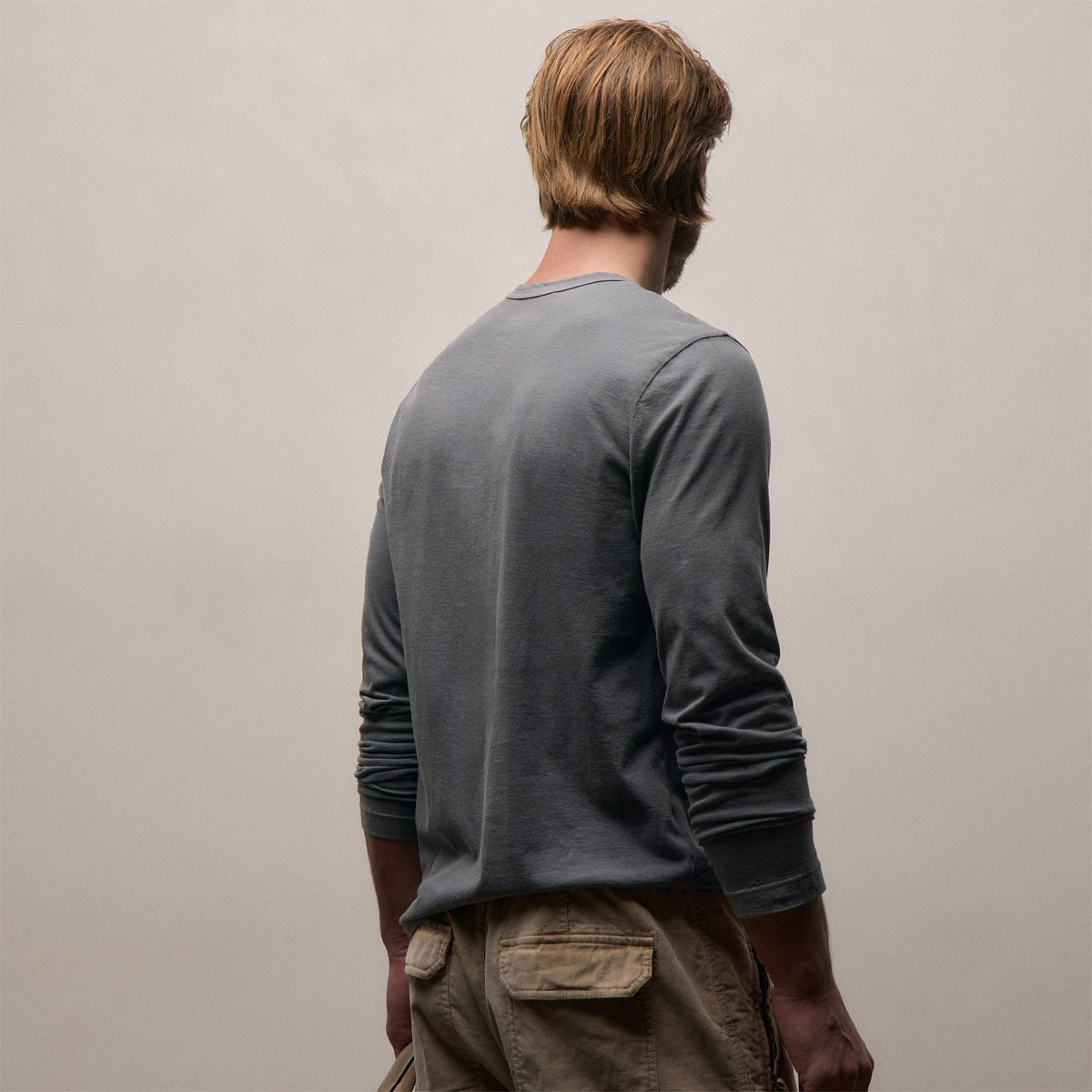 Long Sleeve Crew Neck in Cavalry Pigment | James Perse Los Angeles