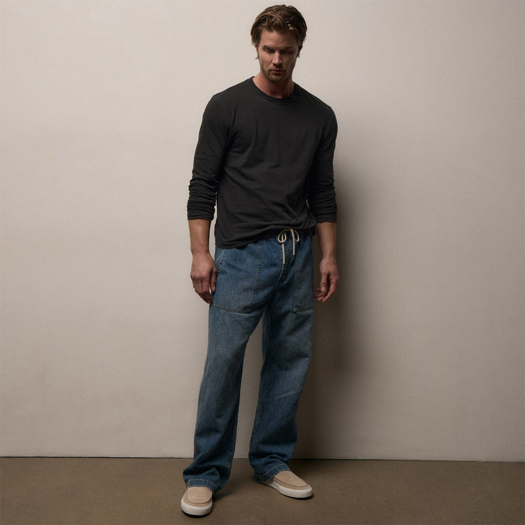 Long Sleeve Crew Neck in Carbon Pigment | James Perse Los Angeles