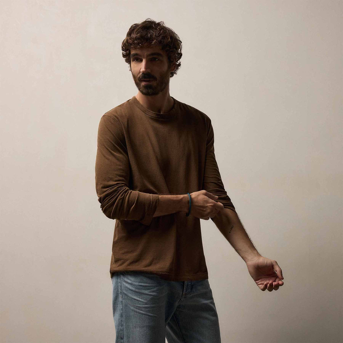 Long Sleeve Crew Neck in Gingerbread Pigment | James Perse Los Angeles
