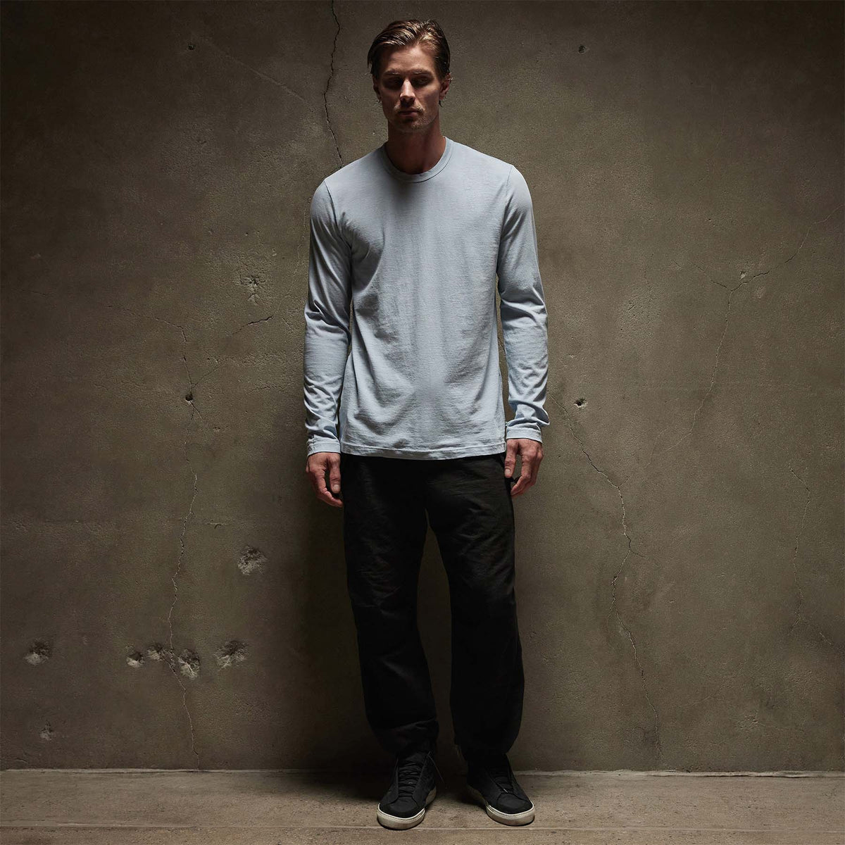Long Sleeve Crew Neck in Open Sky Pigment | James Perse Los Angeles