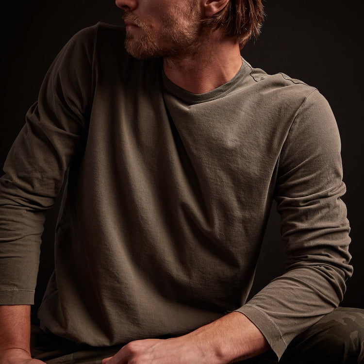 Long Sleeve Crew Neck in Platoon Pigment | James Perse Los Angeles