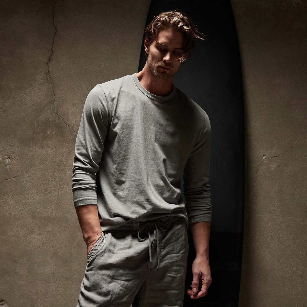 Long Sleeve Crew Neck in Silver Grey Pigment | James Perse Los Angeles