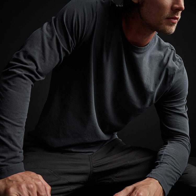 Long Sleeve Crew Neck in Titan Pigment | James Perse Los Angeles