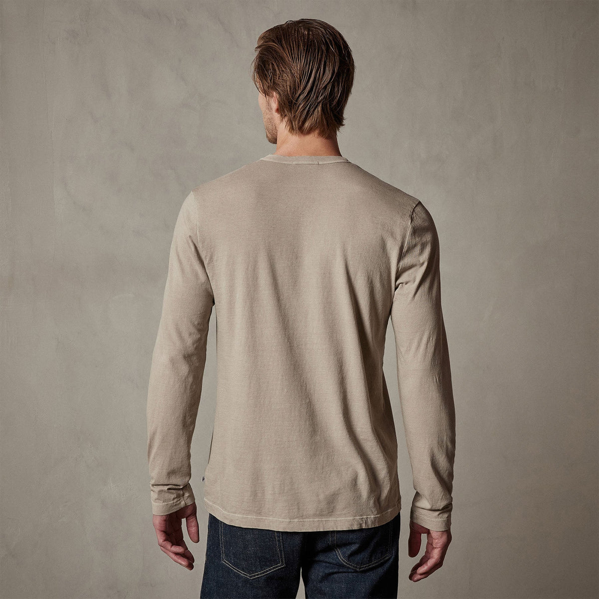 Long Sleeve Crew Neck in Toast Pigment | James Perse Los Angeles
