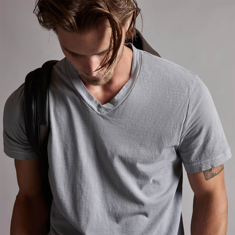 Short Sleeve V Neck in Breeze Pigment | James Perse Los Angeles