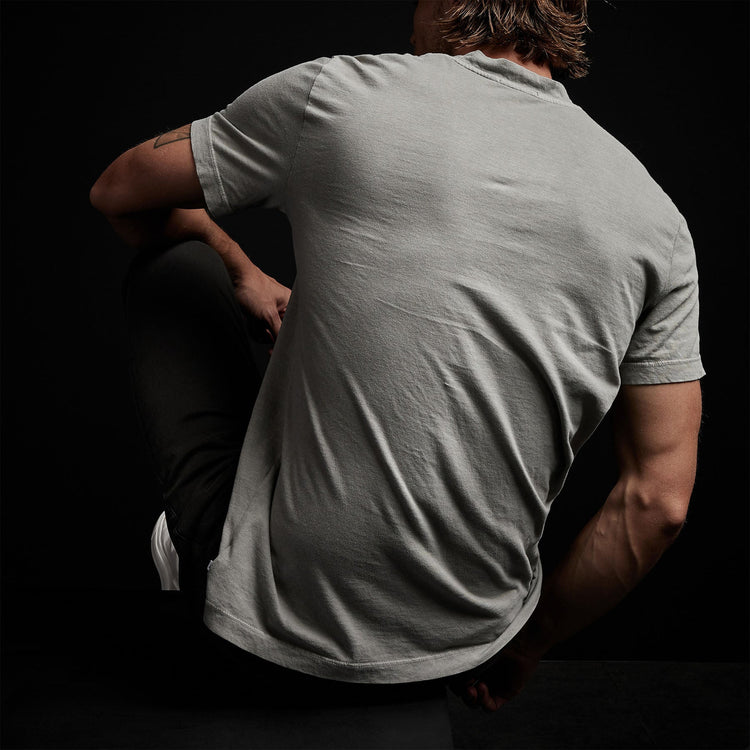Short Sleeve V Neck in Concrete Pigment | James Perse Los Angeles