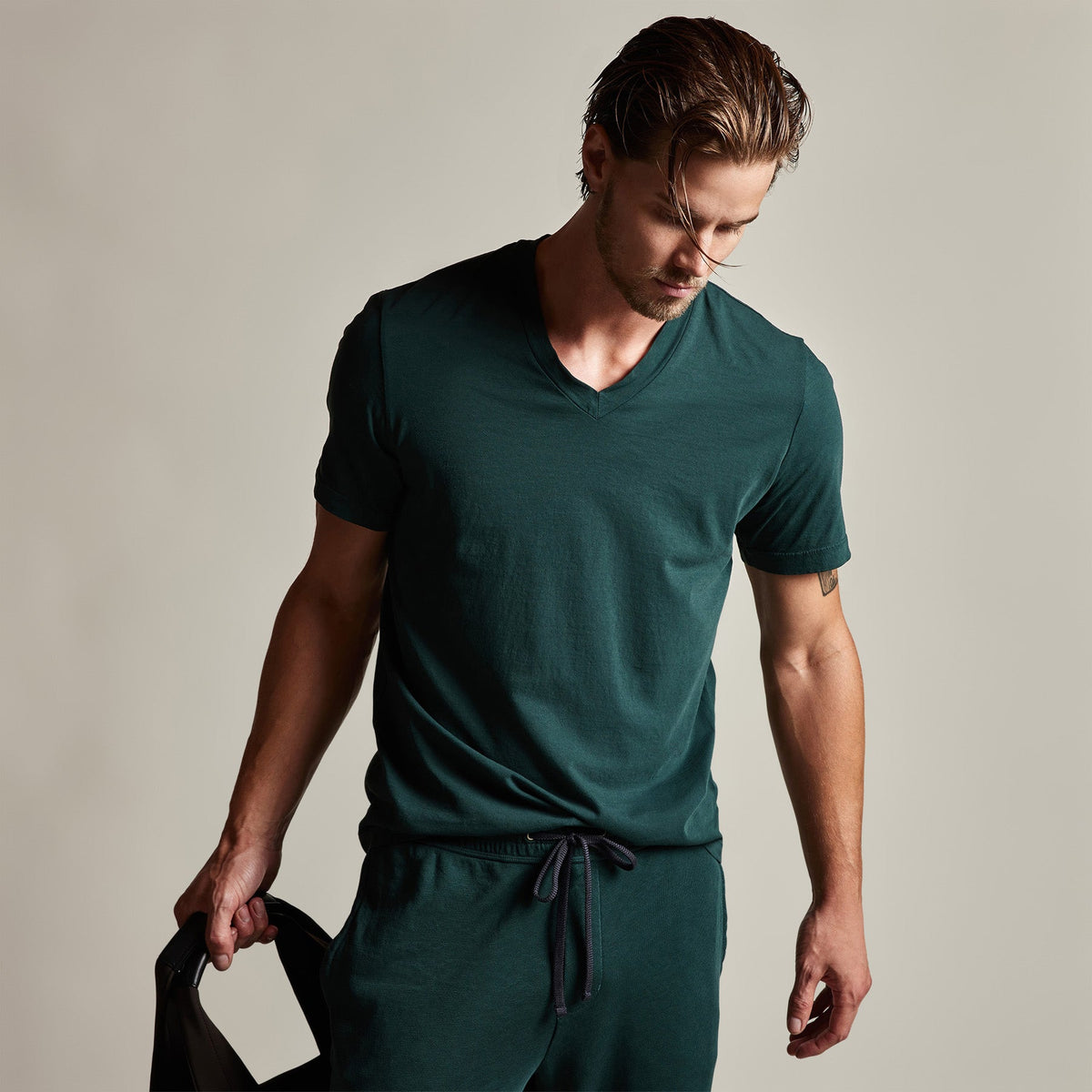 Short Sleeve V Neck in Canopy Pigment | James Perse Los Angeles