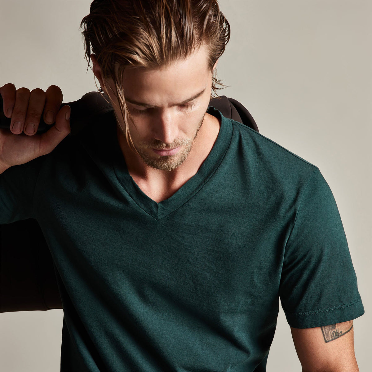 Short Sleeve V Neck in Canopy Pigment | James Perse Los Angeles