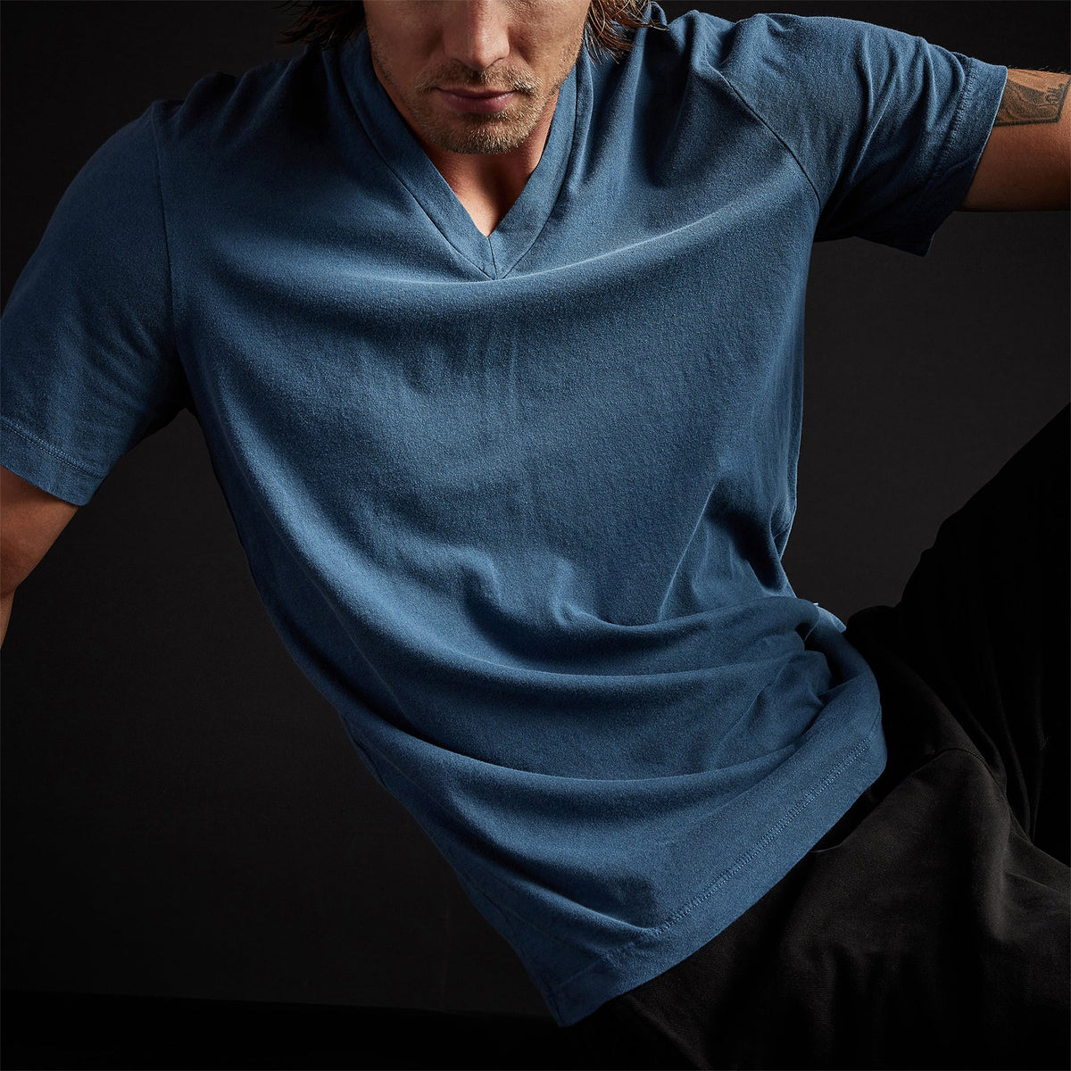 Short Sleeve V Neck in Lake Pigment | James Perse Los Angeles