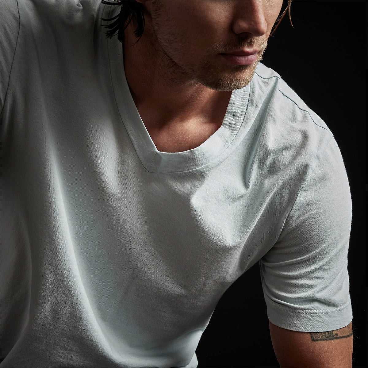 Short Sleeve V Neck in Ocean Spray Pigment | James Perse Los Angeles