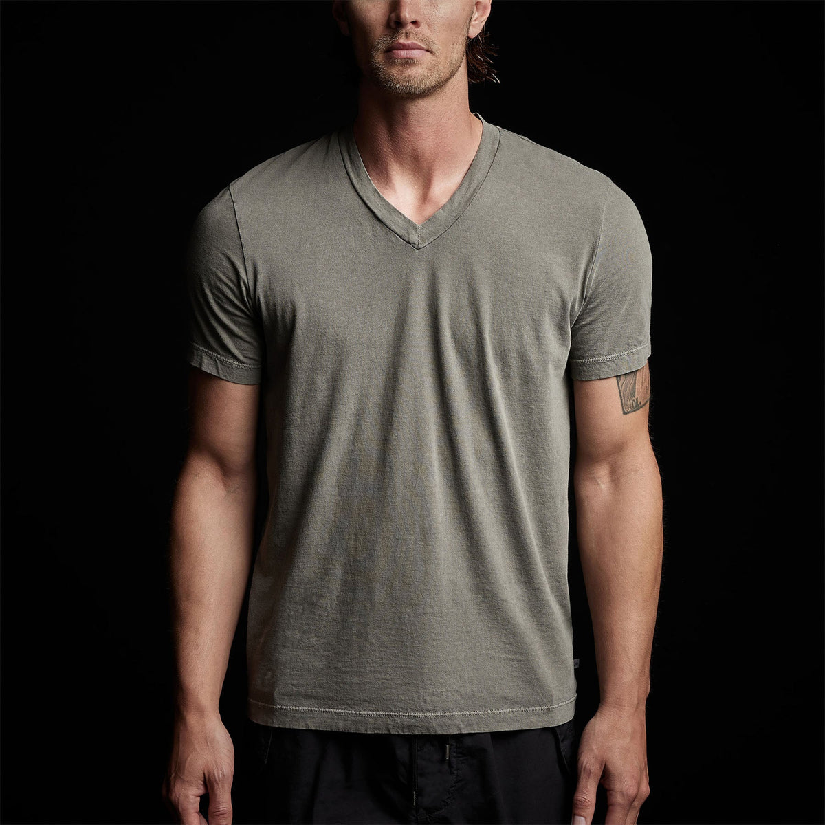 Short Sleeve V Neck in River Rock Pigment | James Perse Los Angeles