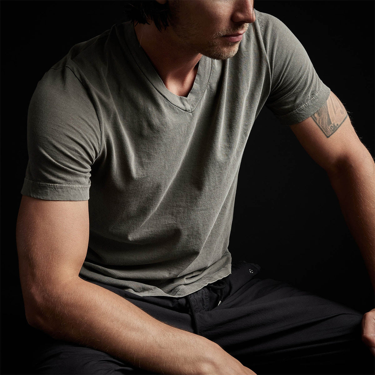 Short Sleeve V Neck in River Rock Pigment | James Perse Los Angeles