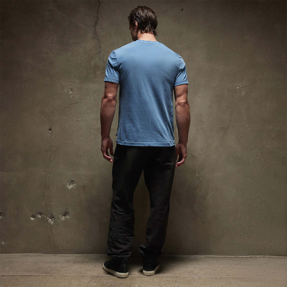 Short Sleeve V Neck in Spectrum Blue Pigment | James Perse Los Angeles