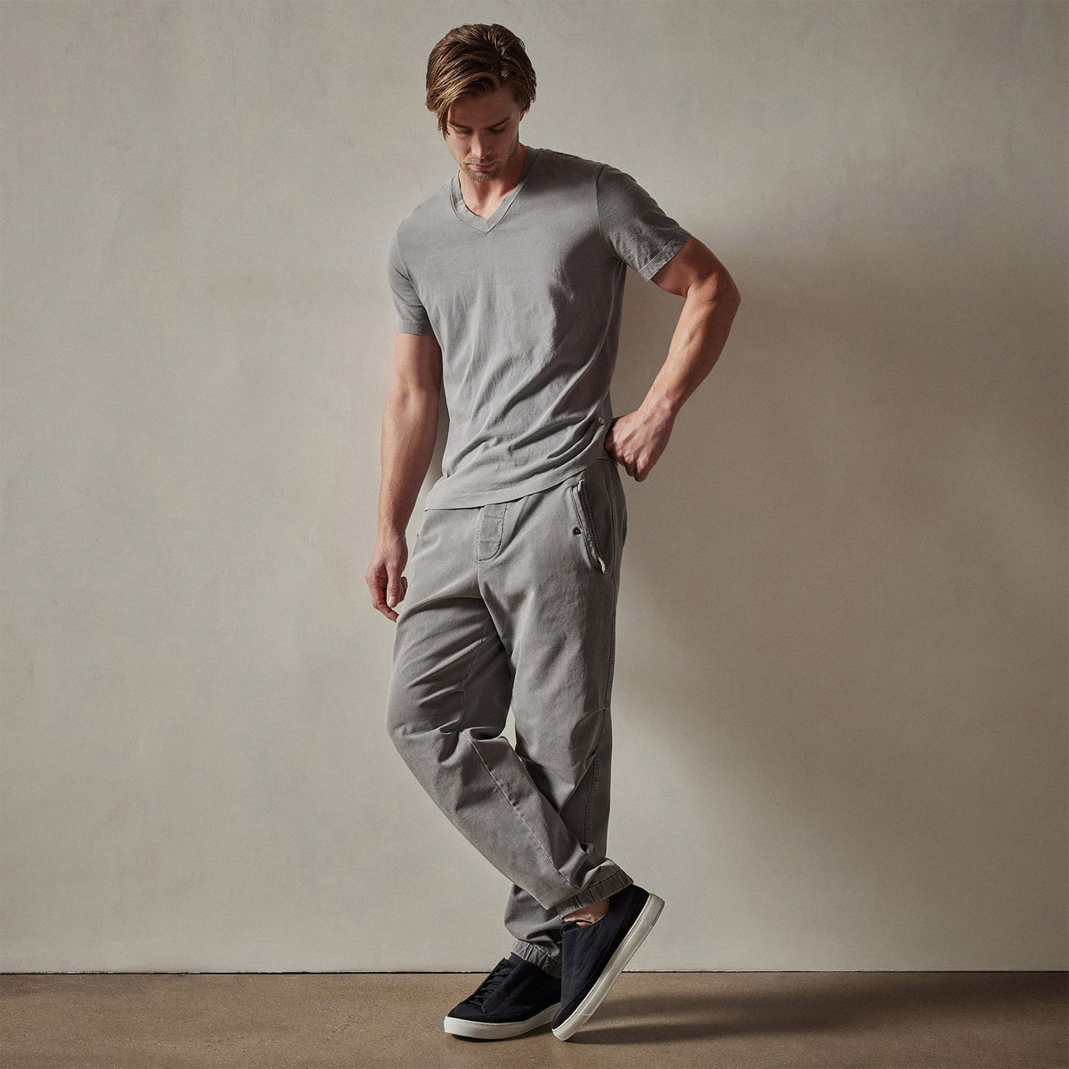 Short Sleeve V Neck in Silver Grey Pigment | James Perse Los Angeles