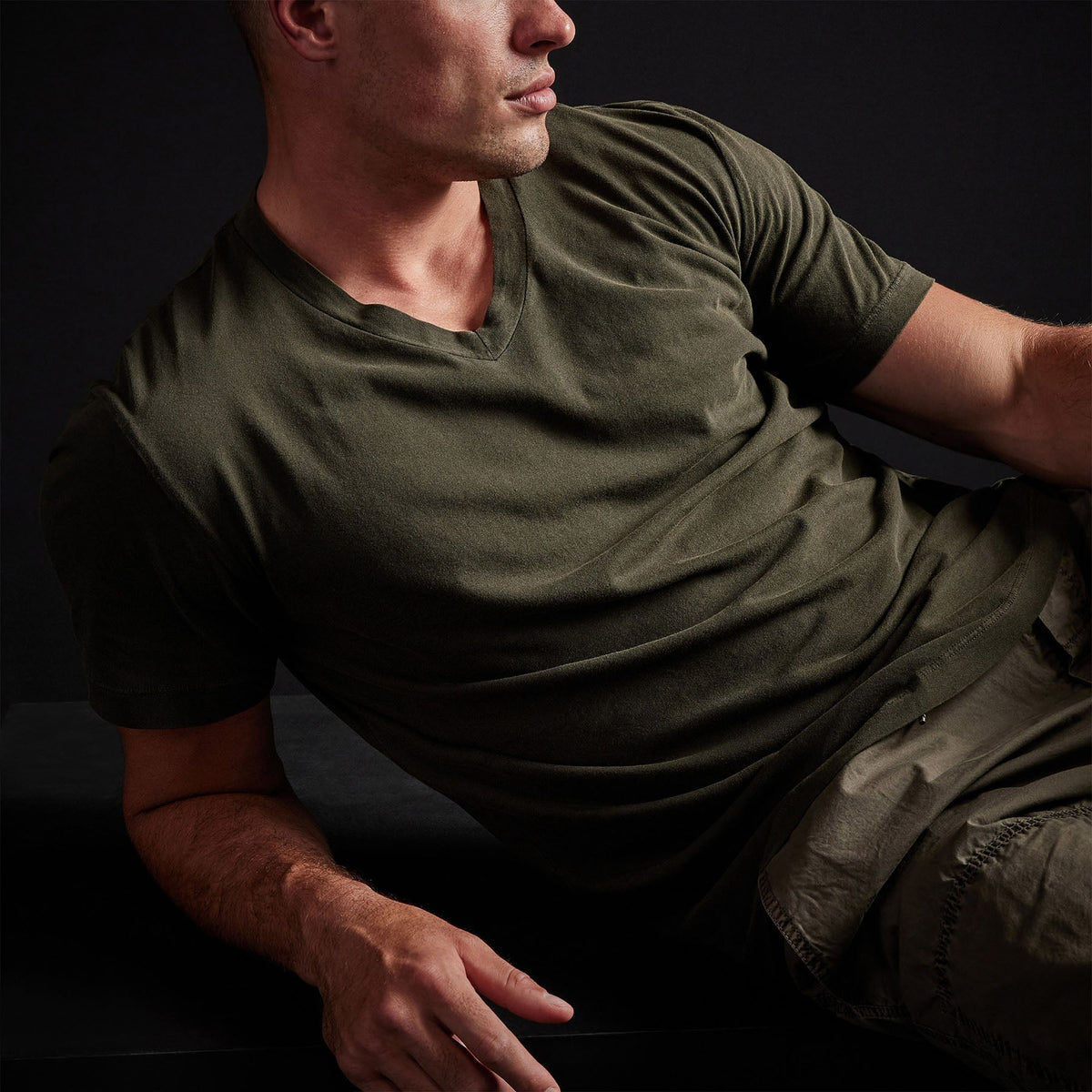 Short Sleeve V Neck in Tent Pigment | James Perse Los Angeles