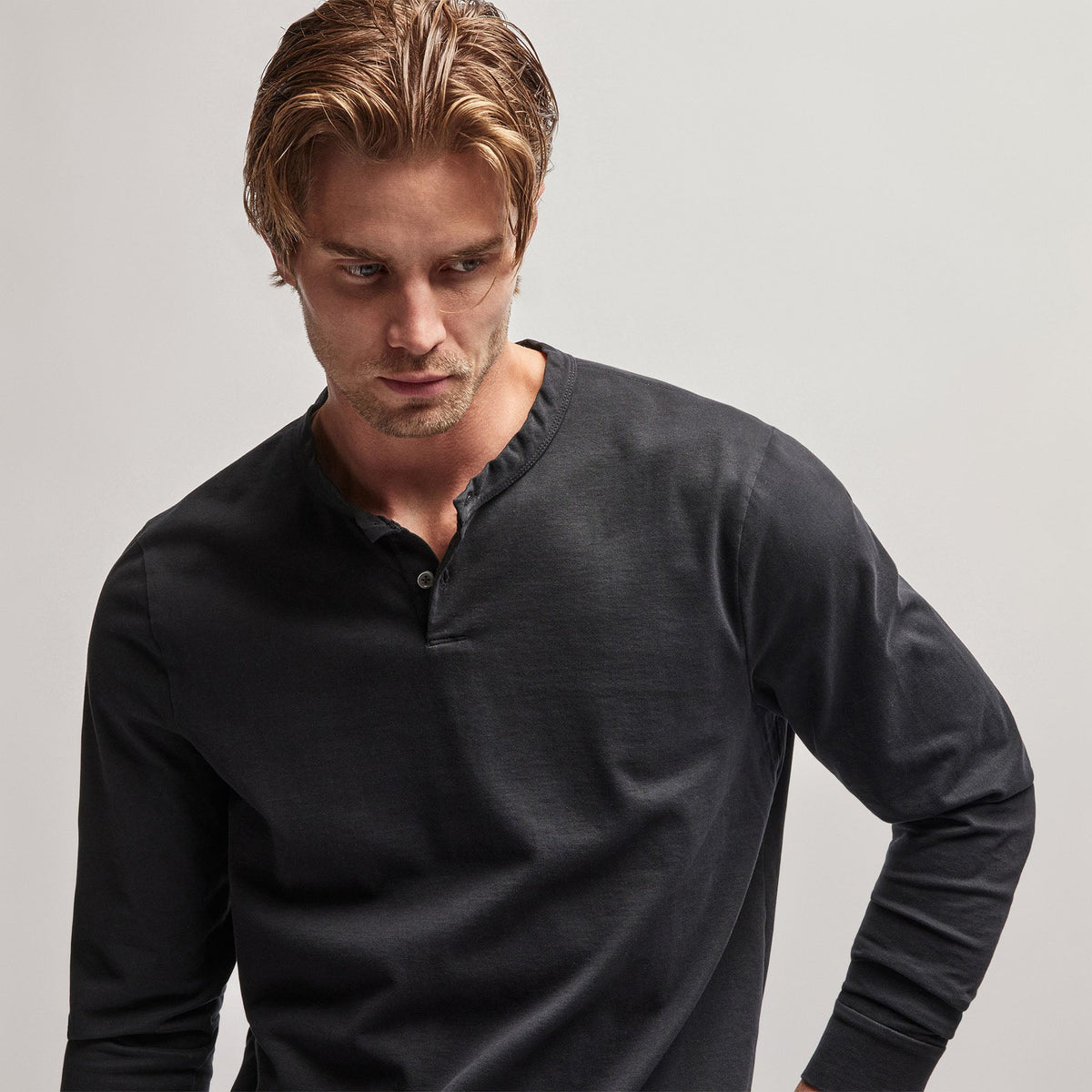Heavy Luxe Jersey Henley in Black | James Perse Los Angeles