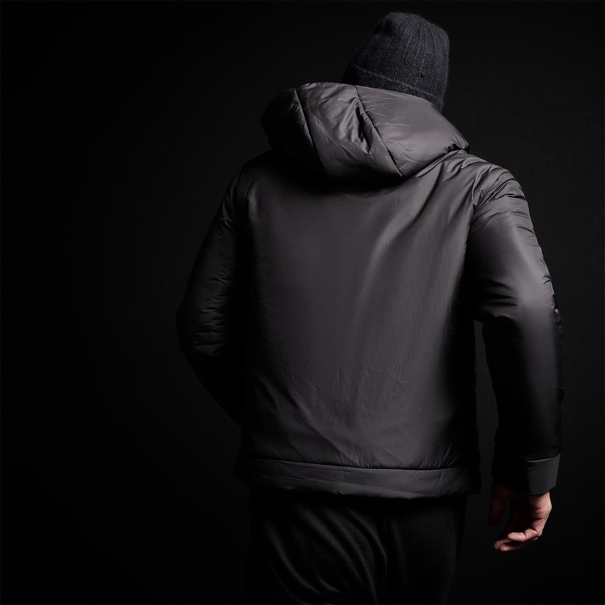 Insulated Zip Front Hoody in Black | James Perse Los Angeles