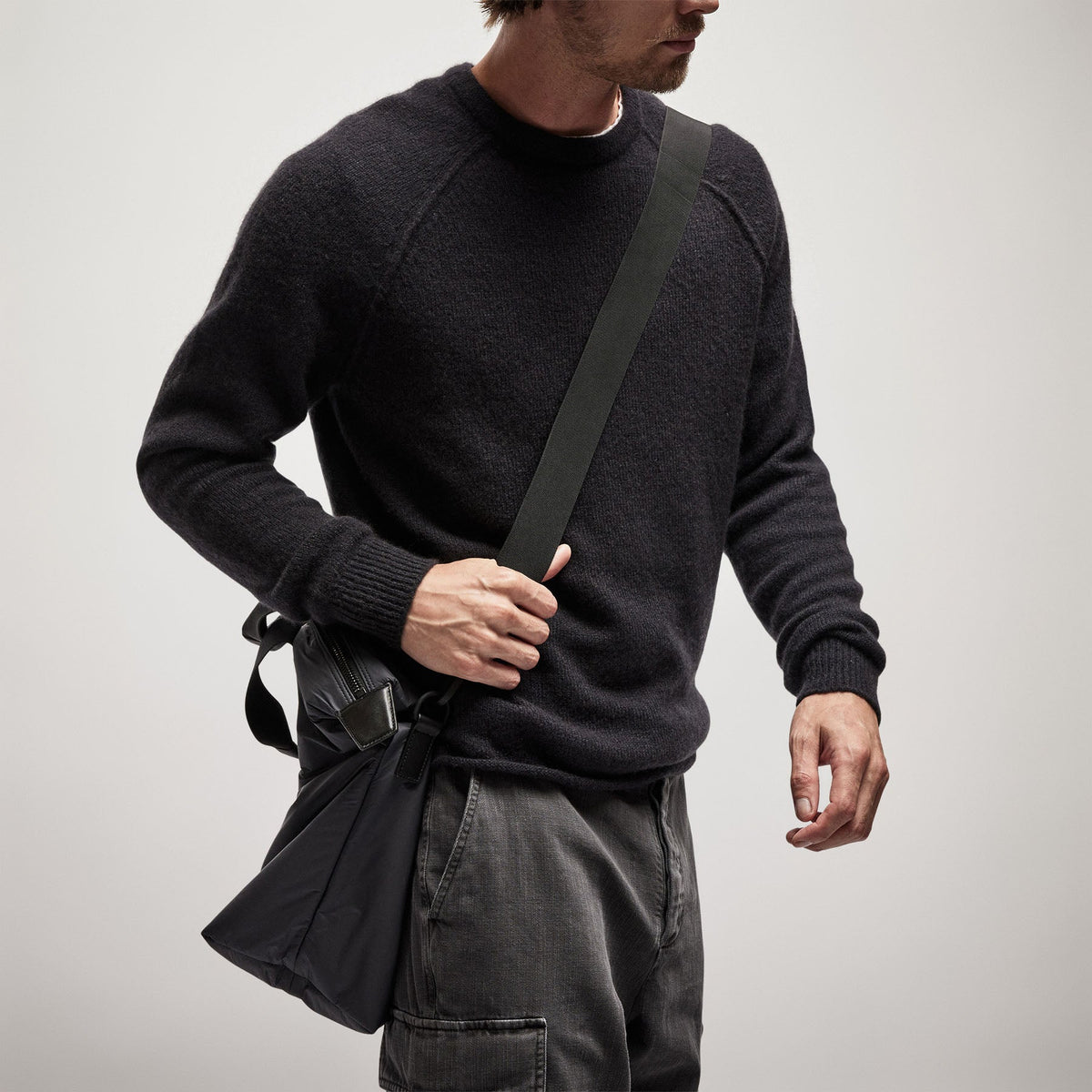 Mid Gauge Cashmere Sweatshirt in Black | James Perse Los Angeles