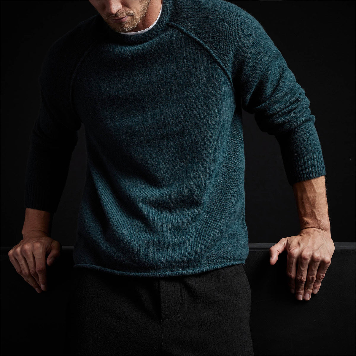 Mid Gauge Cashmere Sweatshirt in Seaweed | James Perse Los Angeles