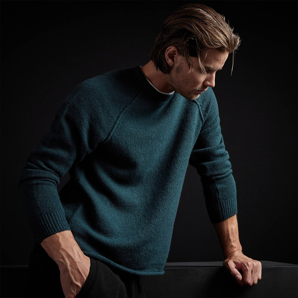 Mid Gauge Cashmere Sweatshirt in Seaweed | James Perse Los Angeles