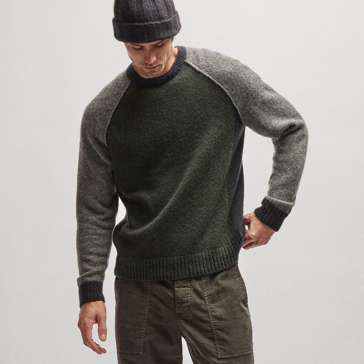 Cashmere Raglan Sweater in Shamrock/Thunder/Black | James Perse Los Angeles