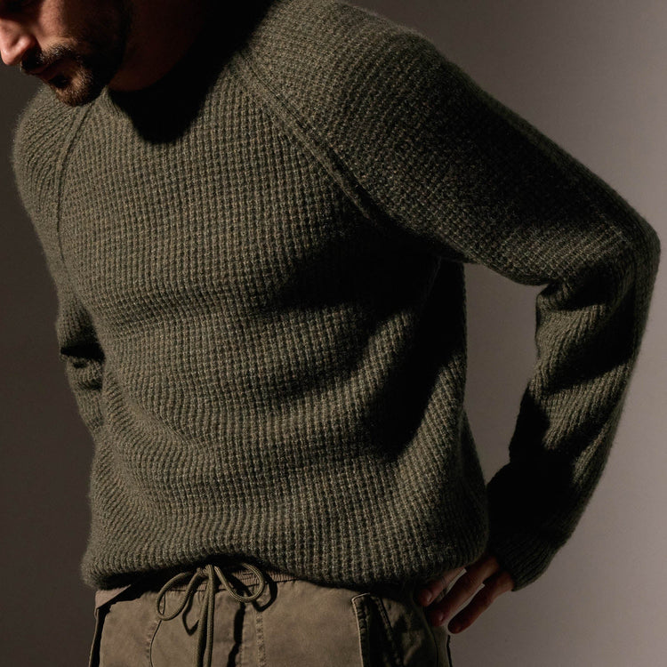 Cashmere Knit Raglan Crew in Fir | James Perse Los Angeles
