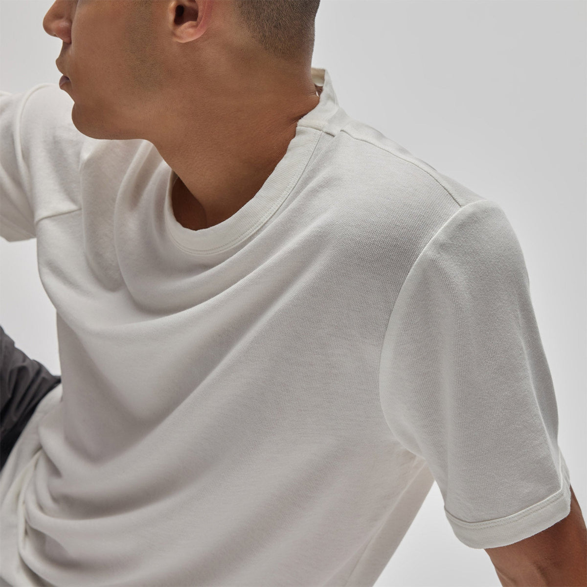 Lightweight French Terry Tee in Cotton | James Perse Los Angeles