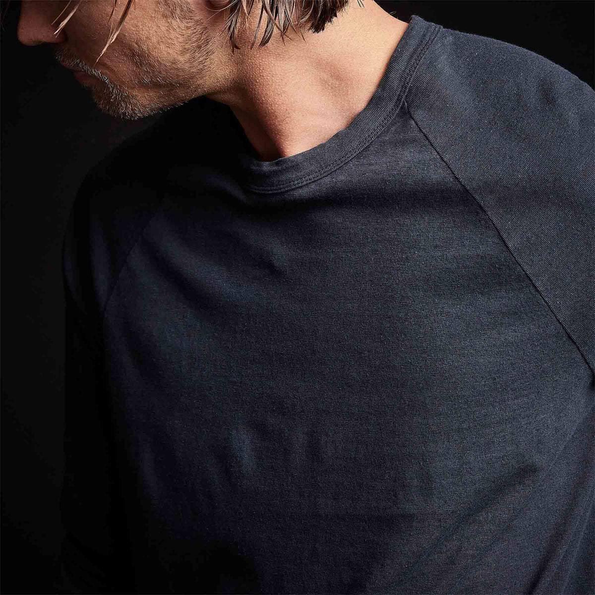Soft Slub Jersey Raglan Shirt in Blue Oil | James Perse Los Angeles 