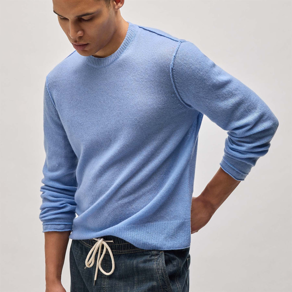 Soft Featherweight Cashmere Crew in Coast | James Perse Los Angeles