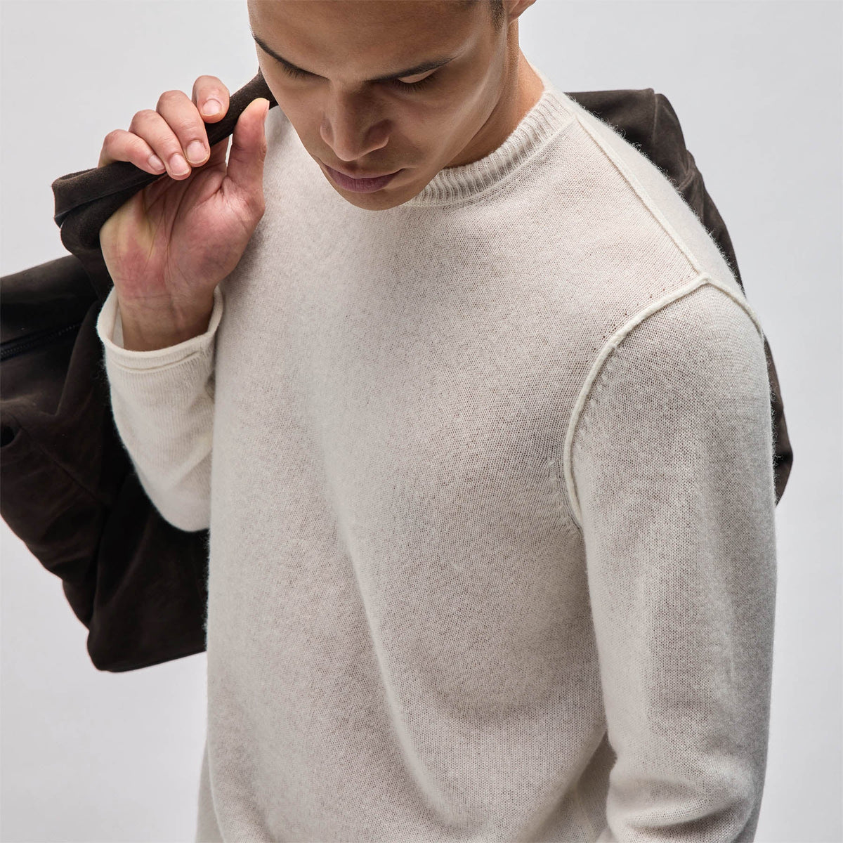 Soft Featherweight Cashmere Crew in Oyster | James Perse Los Angeles