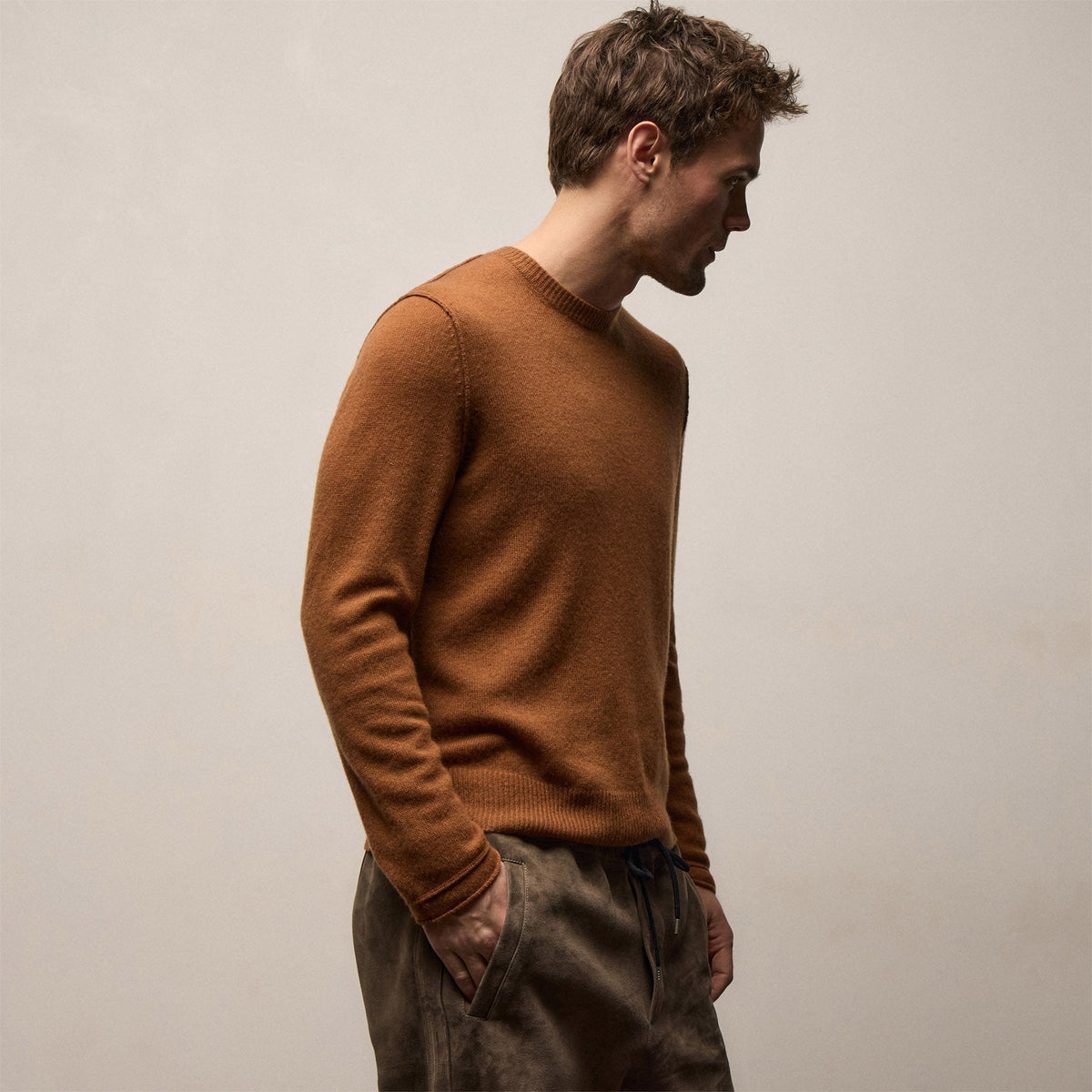 Soft Featherweight Cashmere Crew in Whiskey | James Perse Los Angeles