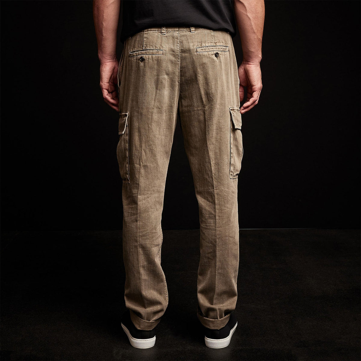 Organic Slub Cotton Cargo Pant in Ammo Pigment | James Perse Los Angeles