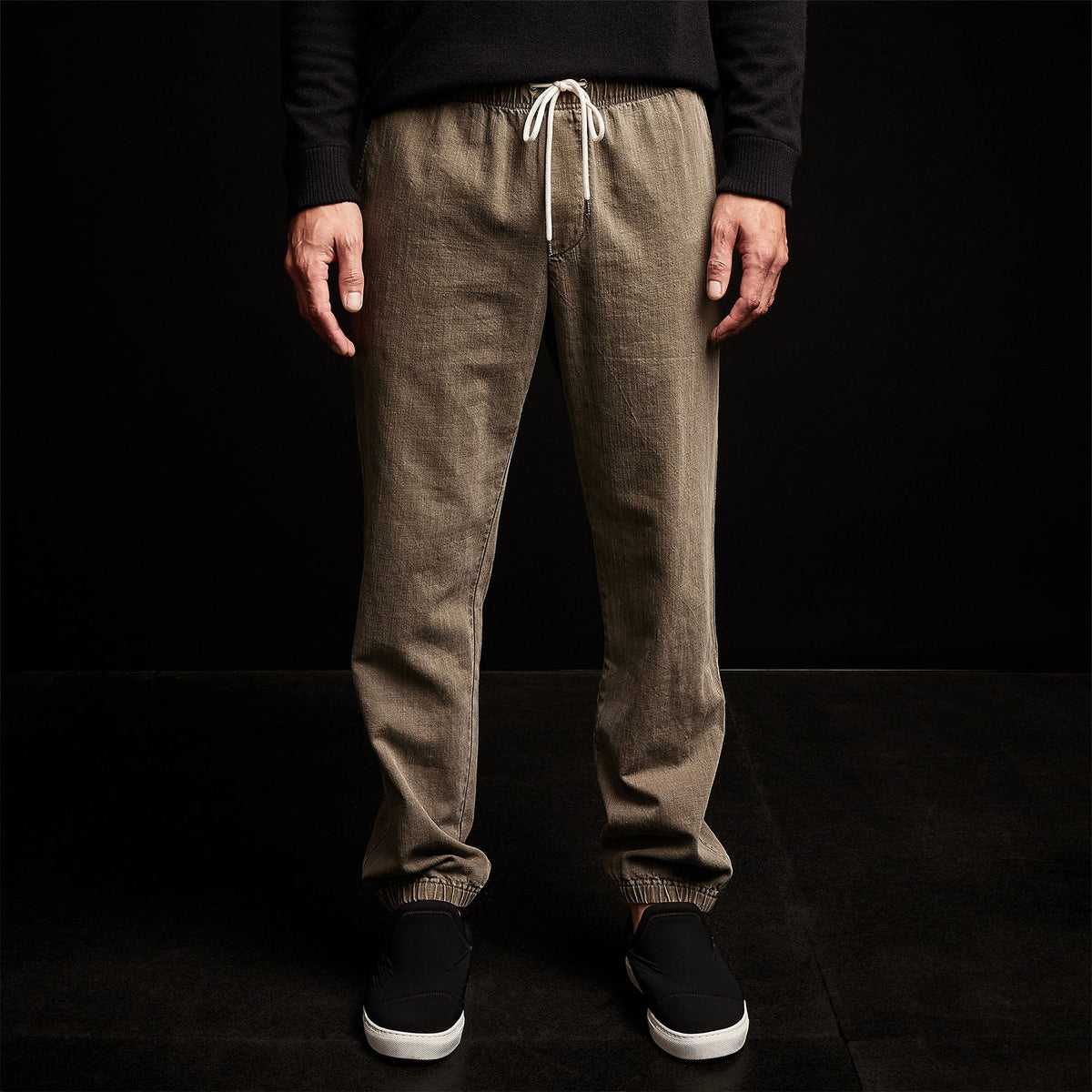 Slub Cotton Easy Pant in Ammo Pigment | James Perse Los Angeles