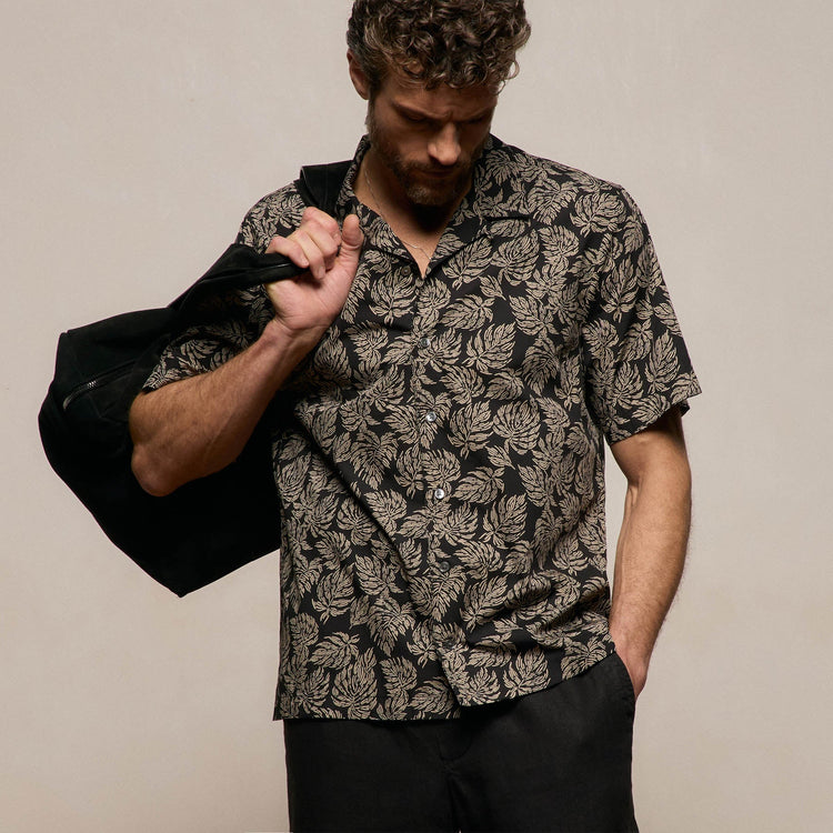 Palm Printed Shirt in Black/Stone Pigment | James Perse Los Angeles