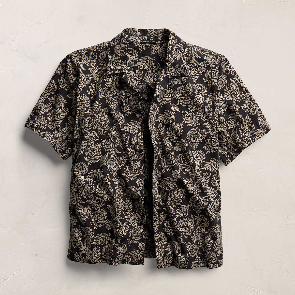 Palm Printed Shirt in Black/Stone Pigment | James Perse Los Angeles