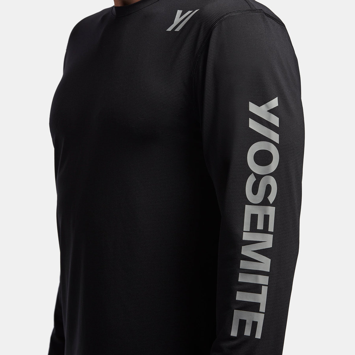 Y/OSEMITE Performance Ski Graphic Crew In Black | James Perse Los Angeles