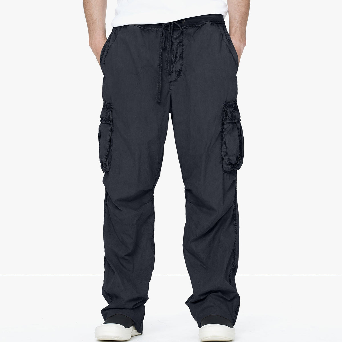 Contrast Waist Cargo Pant in Carbon Pigment | James Perse Los Angeles