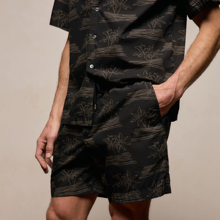 Palm Printed Short in Black/Light Olive Pigment | James Perse Los Angeles