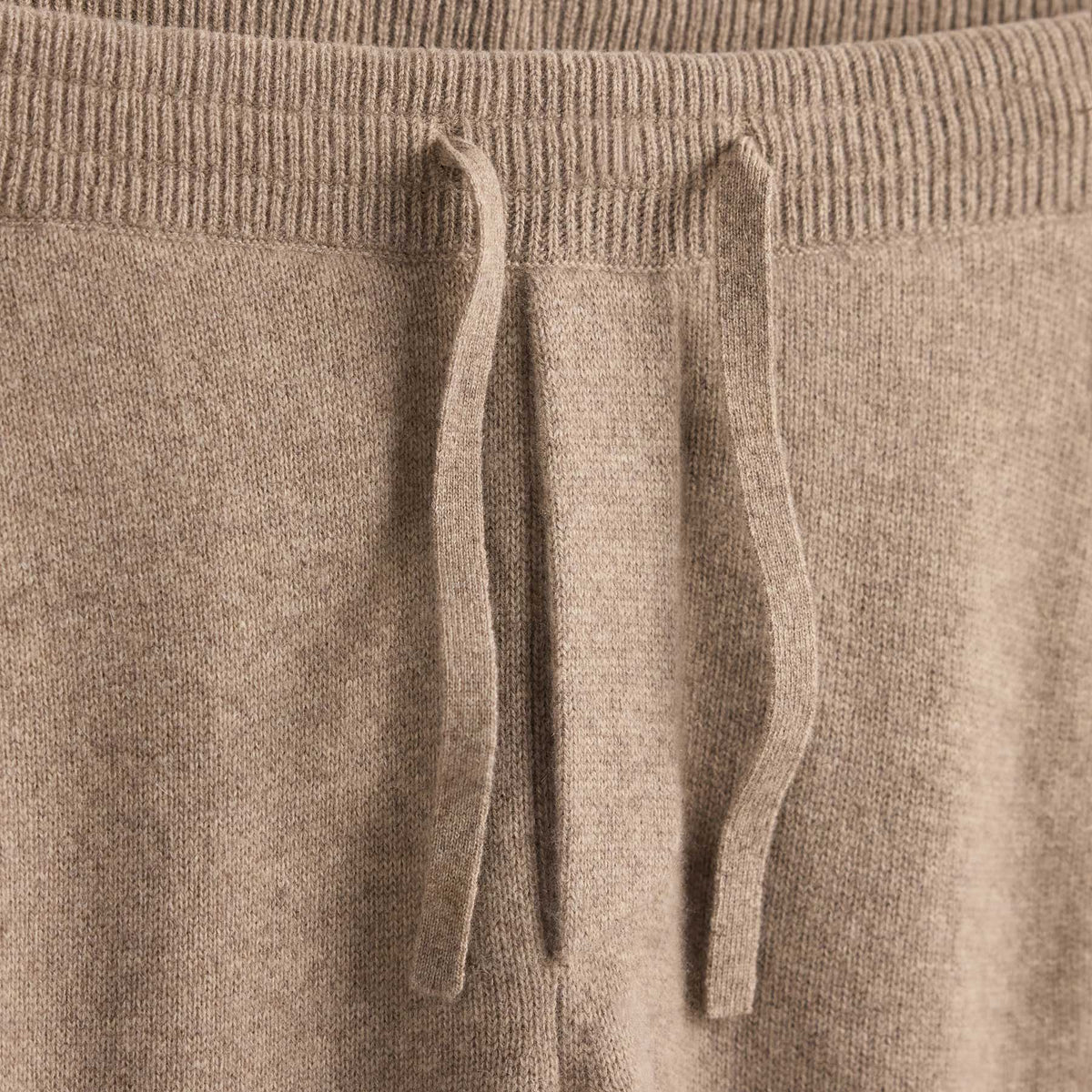 Recycled Cashmere Trucker Pant With Pockets in Coyote | James Perse Los Angeles