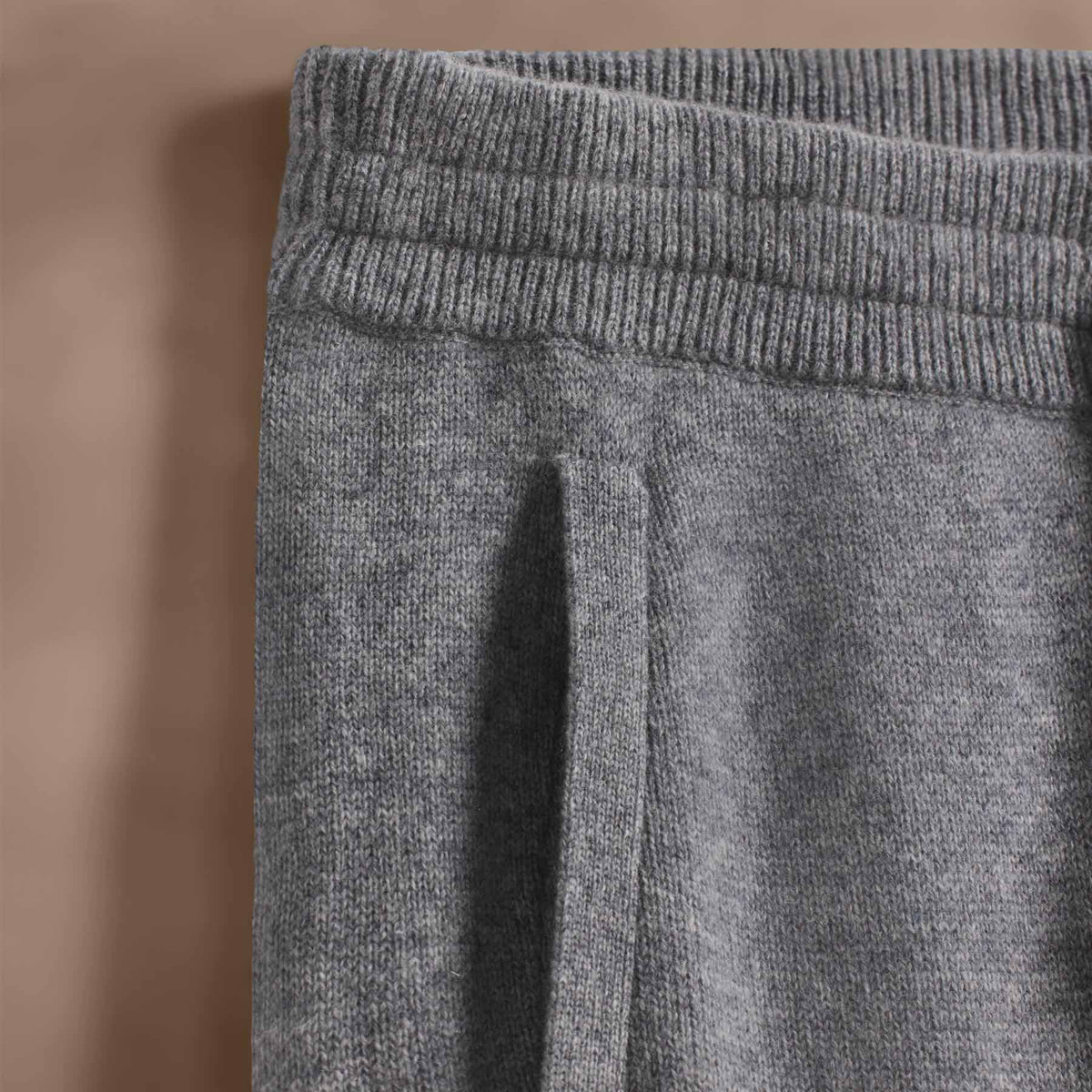 Recycled Cashmere Trucker Pant with Pockets in Heather Grey | James Perse Los Angeles