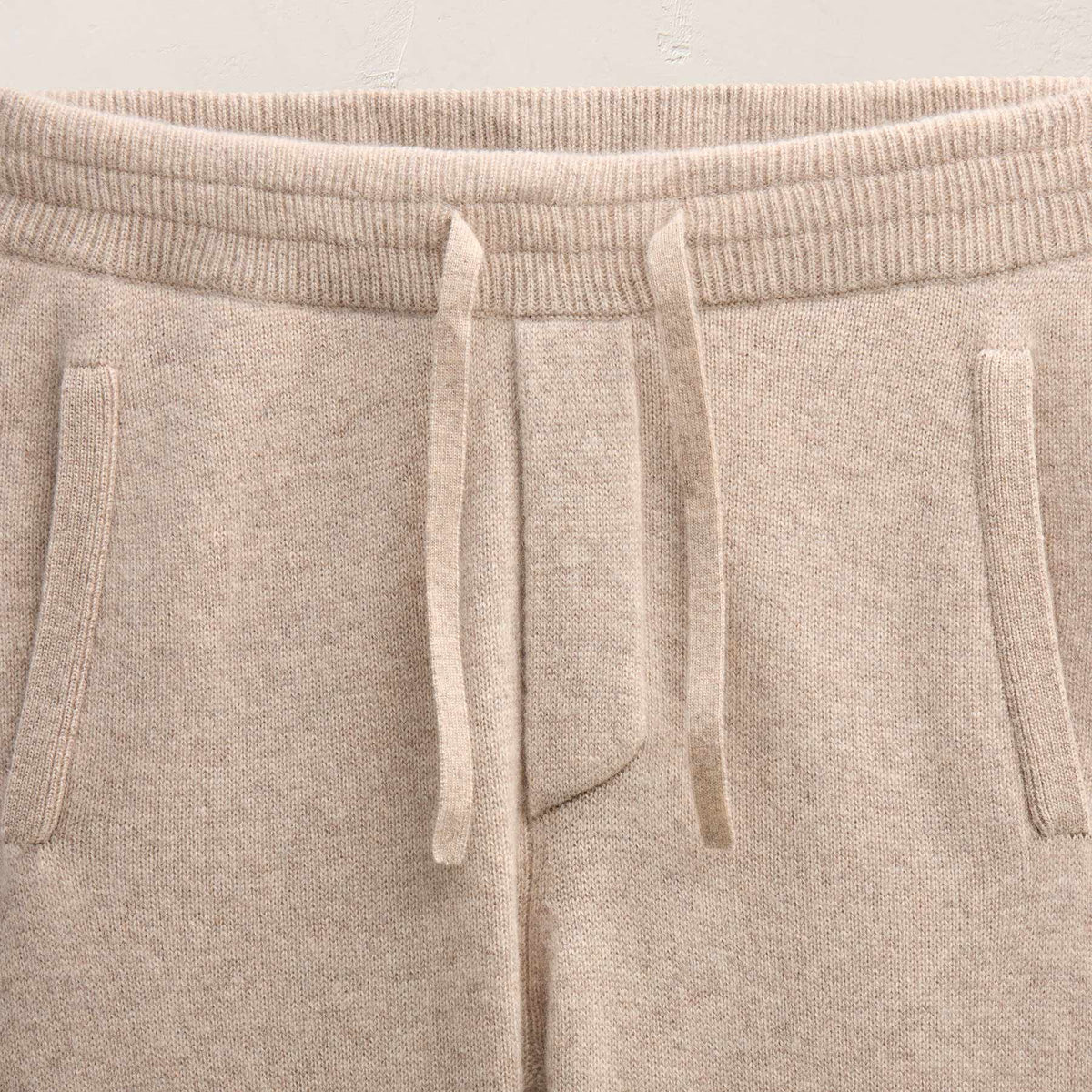 Recycled Cashmere Track Pant With Pockets in Stone | James Perse Los Angeles FLAT