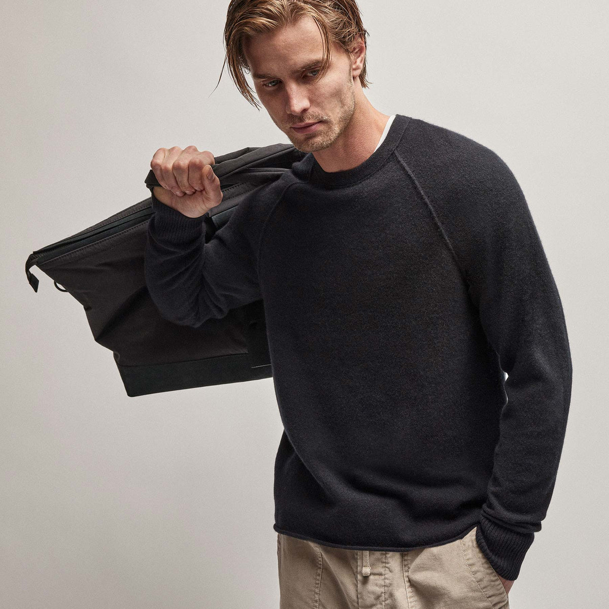 Recycled Cashmere Raglan in Black | James Perse Los Angeles