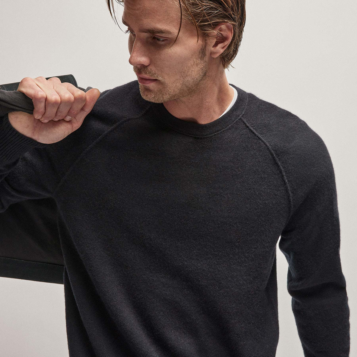 Recycled Cashmere Raglan in Black | James Perse Los Angeles