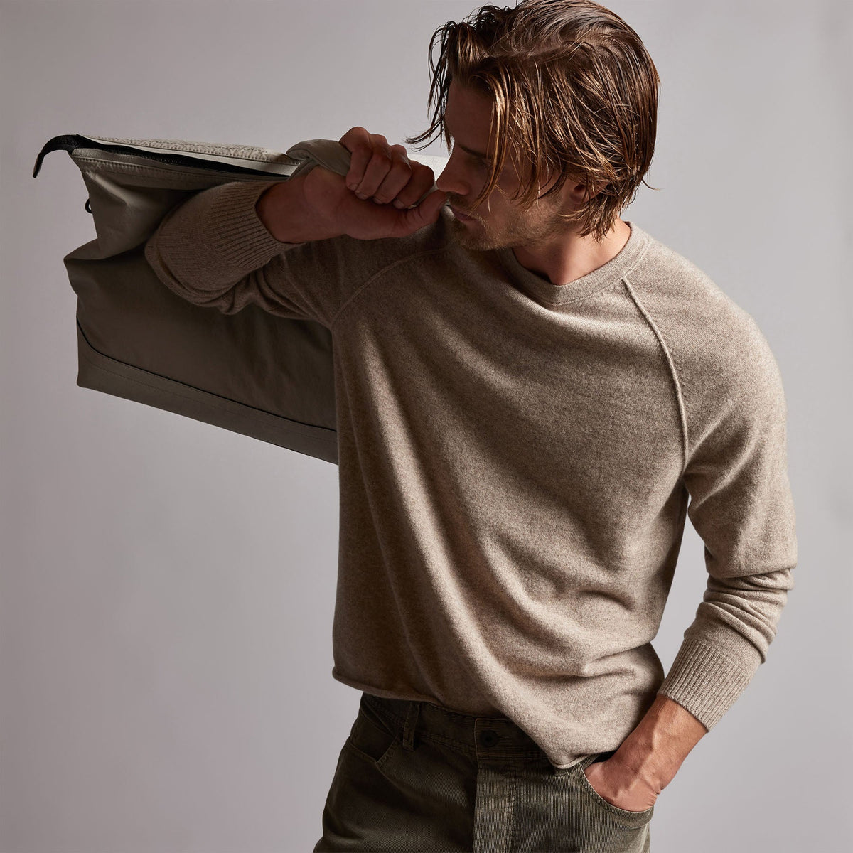 Recycled Cashmere Raglan in Coyote | James Perse Los Angeles