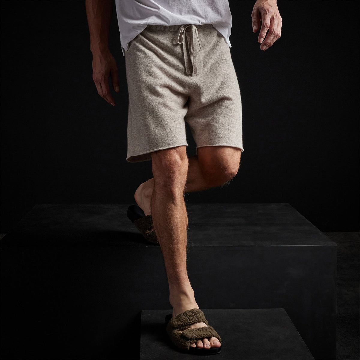 Cashmere Lounge Shorts in Stone | James Perse Los Angeles