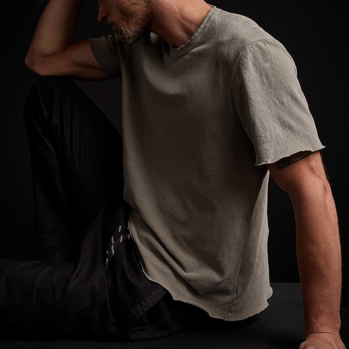 Recycled Brushed Jersey Crew Neck - Greystone Pigment | James Perse Los Angeles