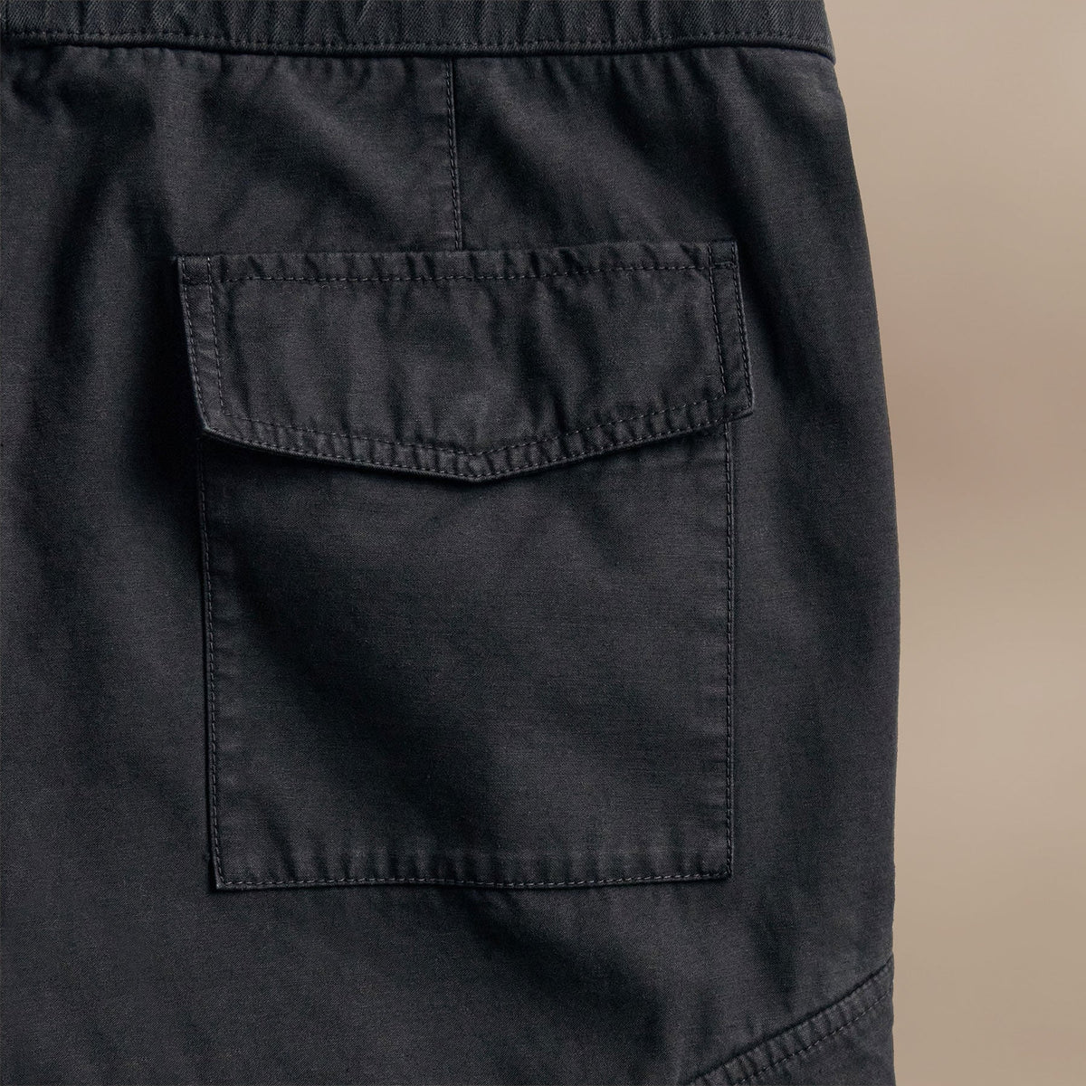 Reverse Twill Utility Pant  in Black | James Perse Los Angeles