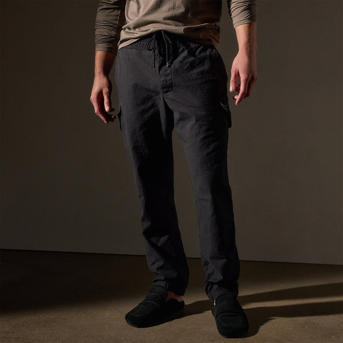 Reverse Twill Utility Pant  in Black | James Perse Los Angeles