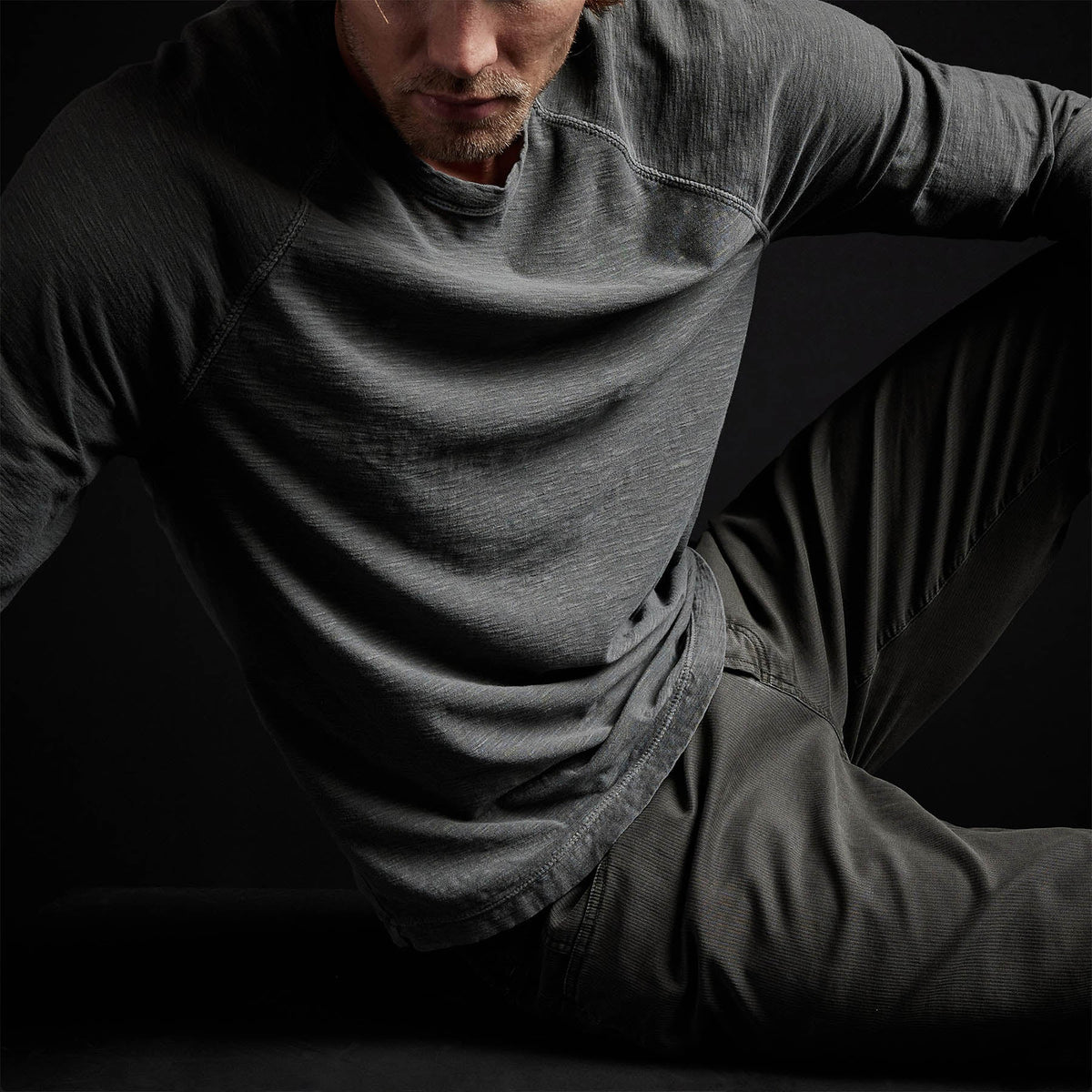 Inside Out Raglan Crew in Fin Pigment | James Perse Los Angeles