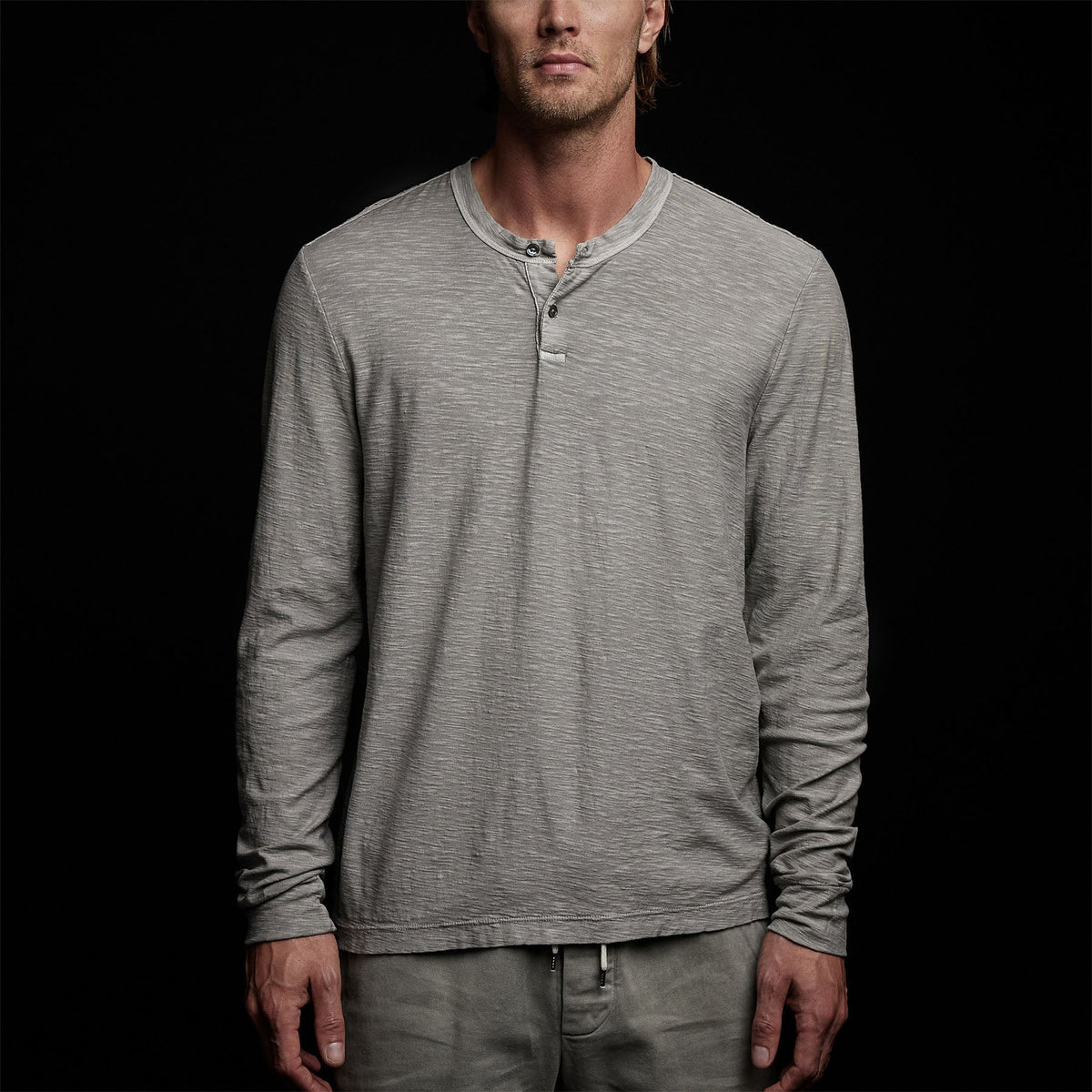 Inside Out Henley in Concrete Pigment | James Perse Los Angeles